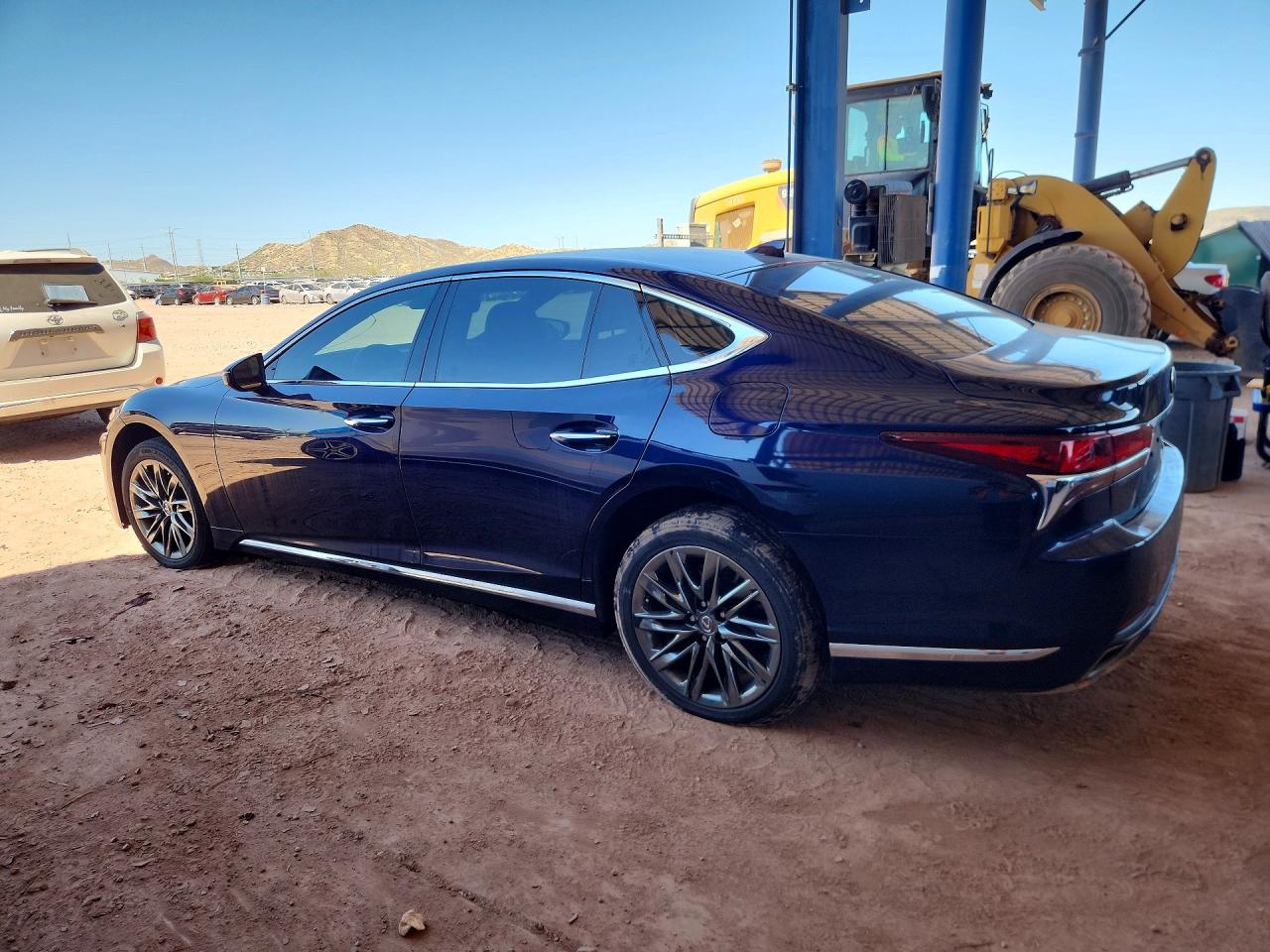 Lexus LS Base