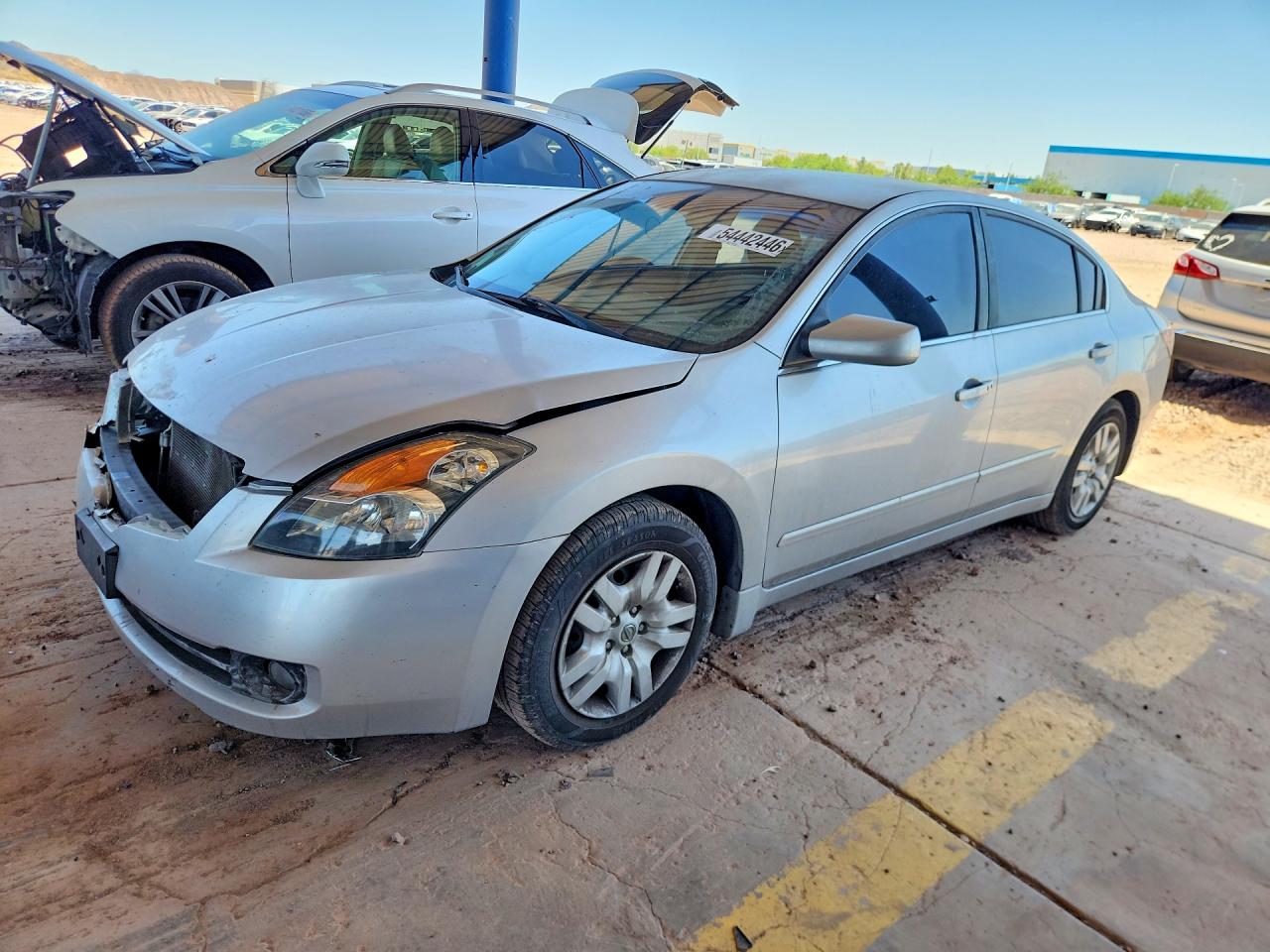 Salvage Nissan Altima Image