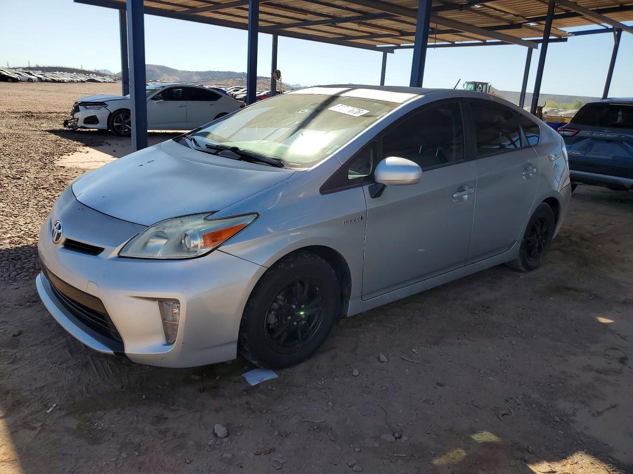 Salvage Toyota Prius Image