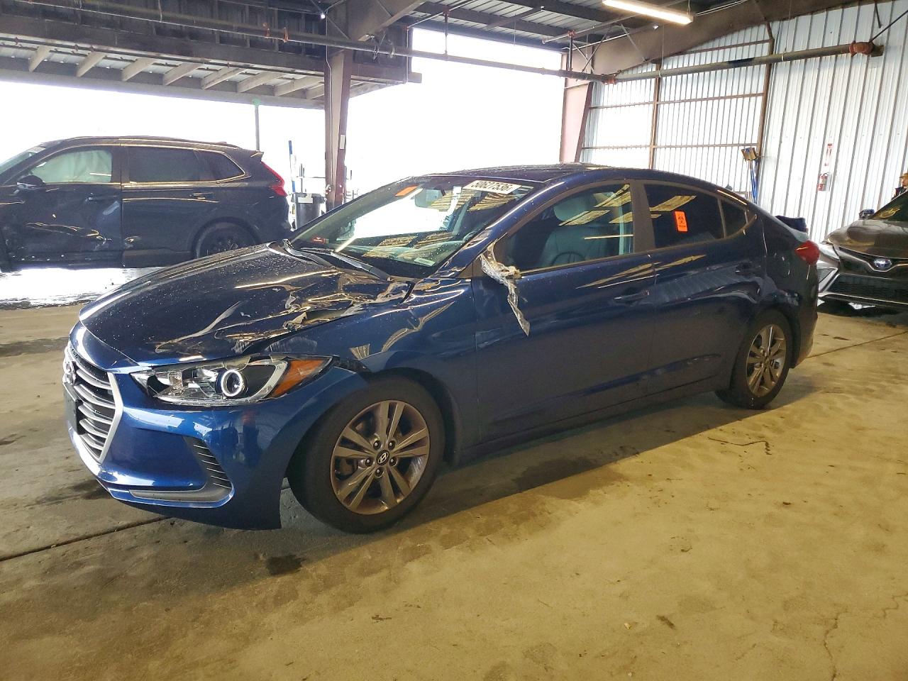 Salvage Hyundai ELANTRA Image
