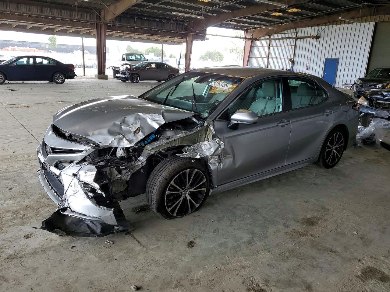 Salvage Toyota Camry Image