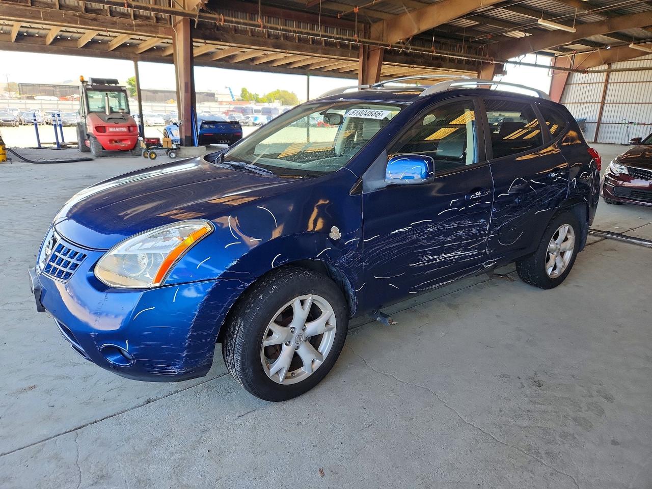 Salvage Nissan Rogue Image