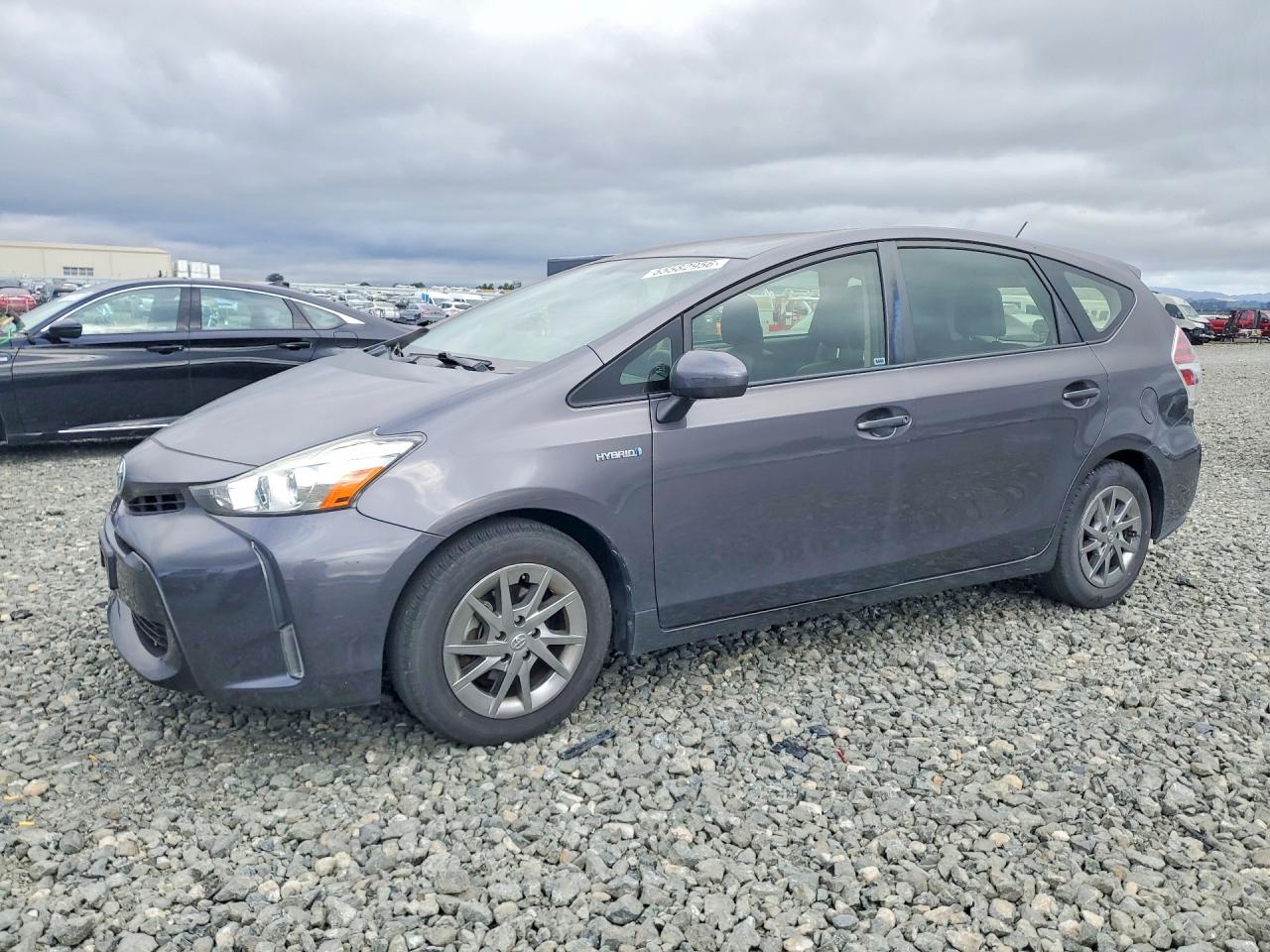 Salvage Toyota Prius Image