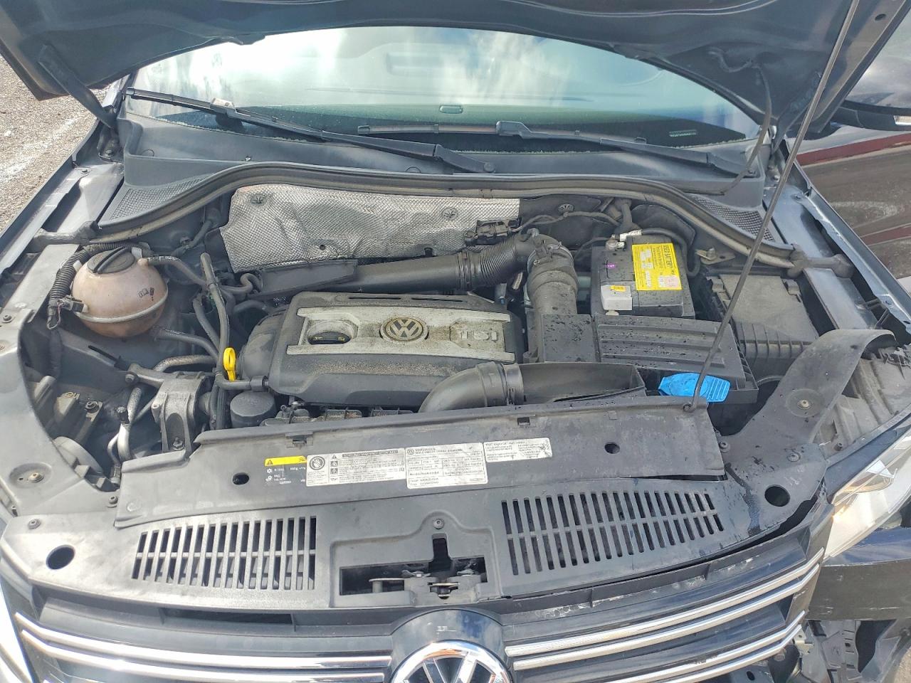 Volkswagen Tiguan S