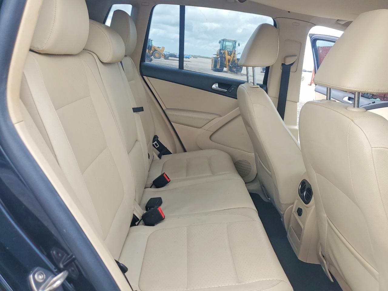 Volkswagen Tiguan S
