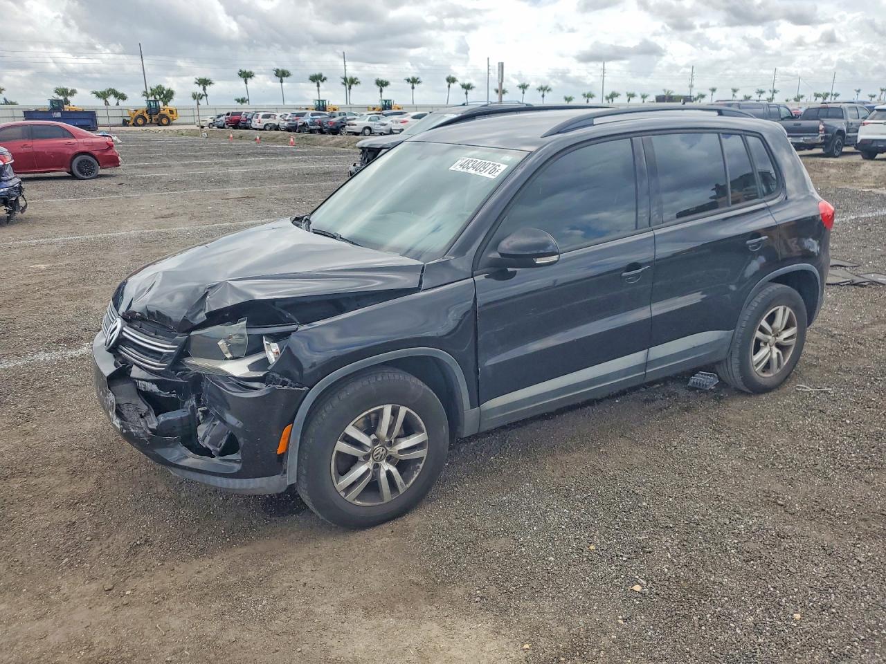 Salvage Volkswagen Tiguan Image