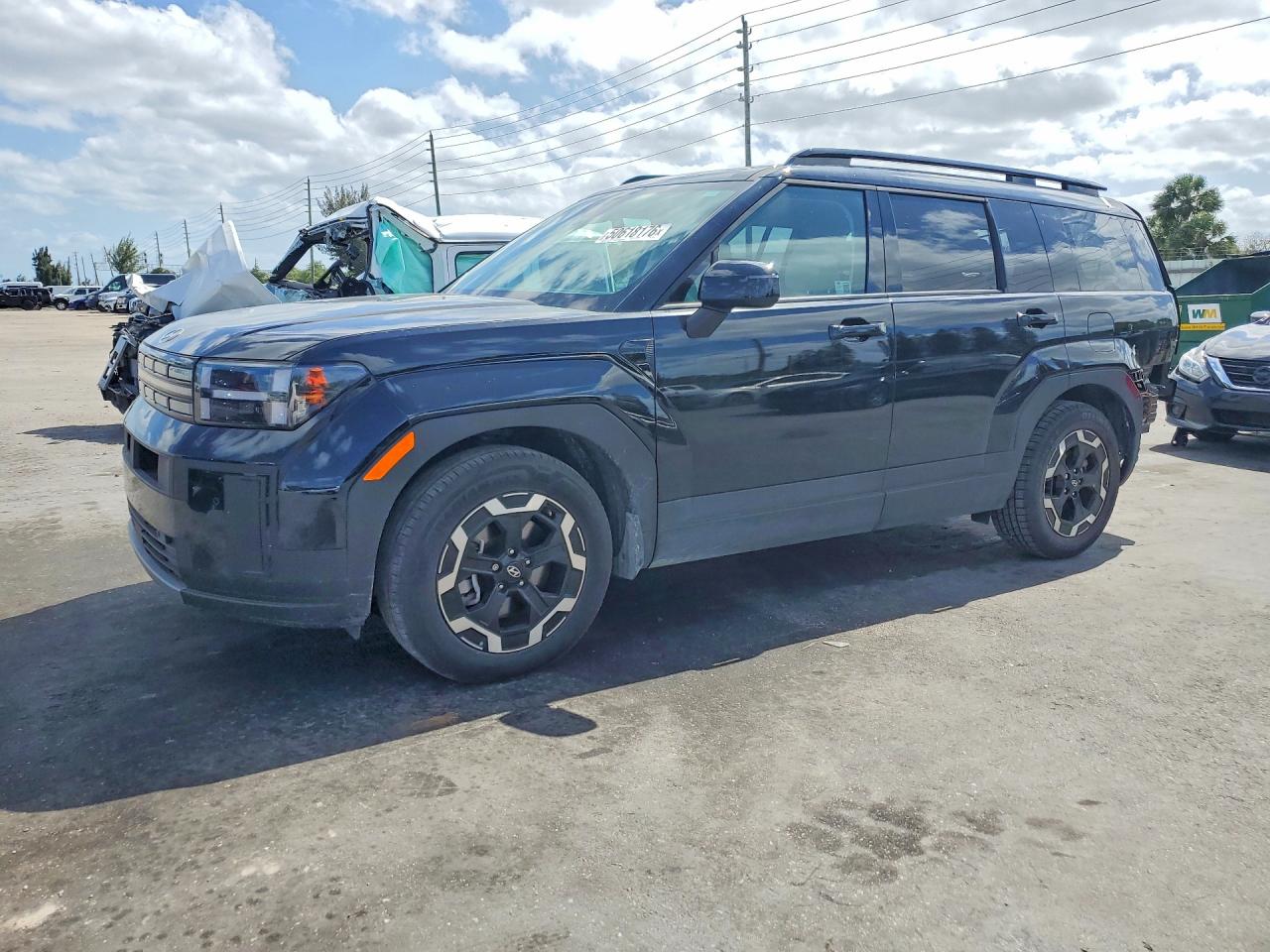 Salvage Hyundai SANTA FE Image