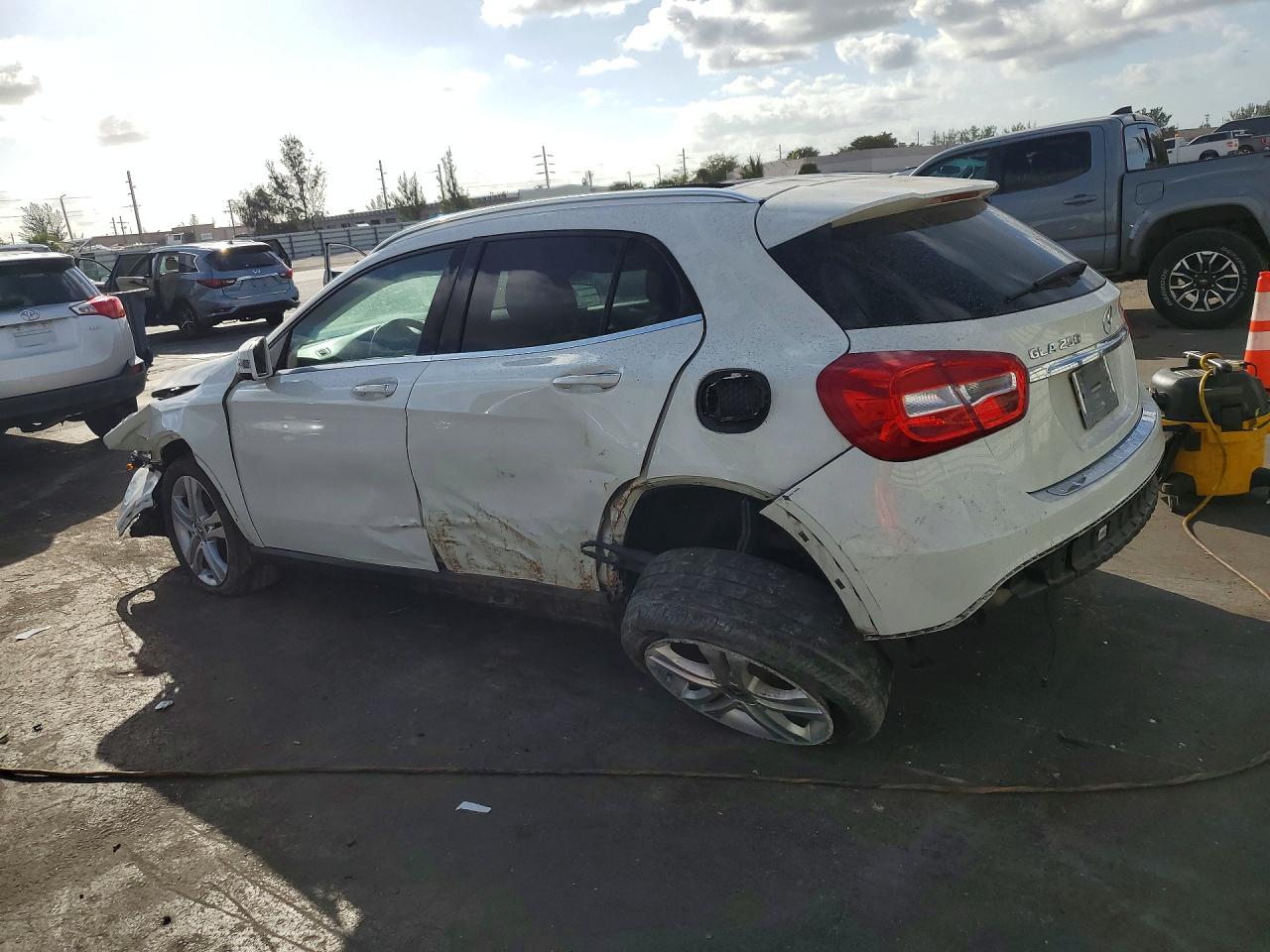 Mercedes-Benz GLA 250