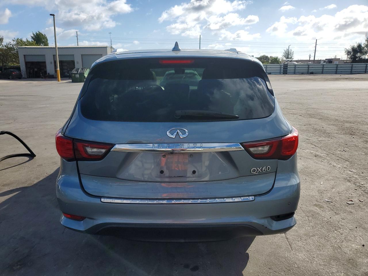 INFINITI Qx Luxe