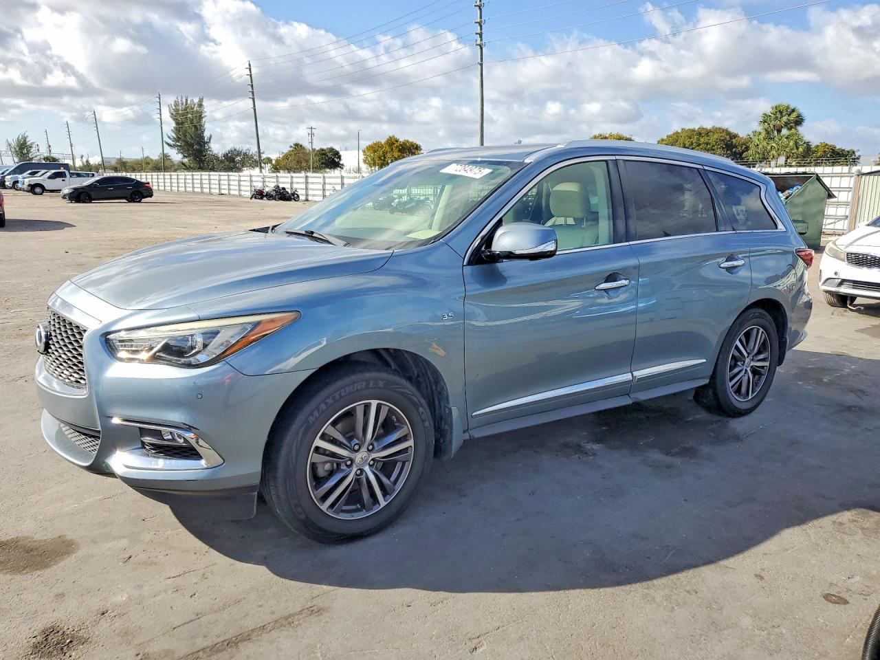 Salvage INFINITI Qx Image