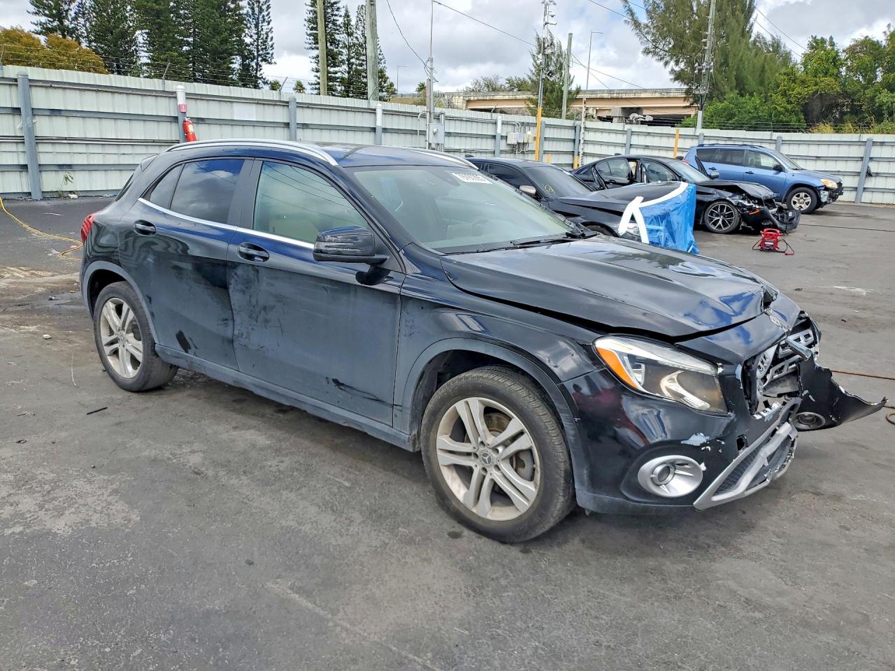 Mercedes-Benz GLA 250