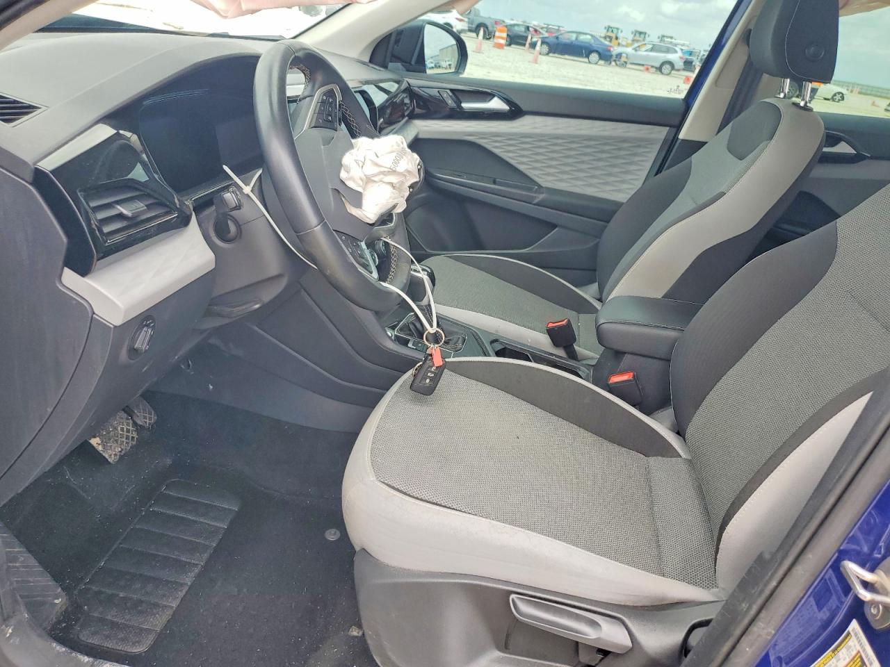 Volkswagen Taos S