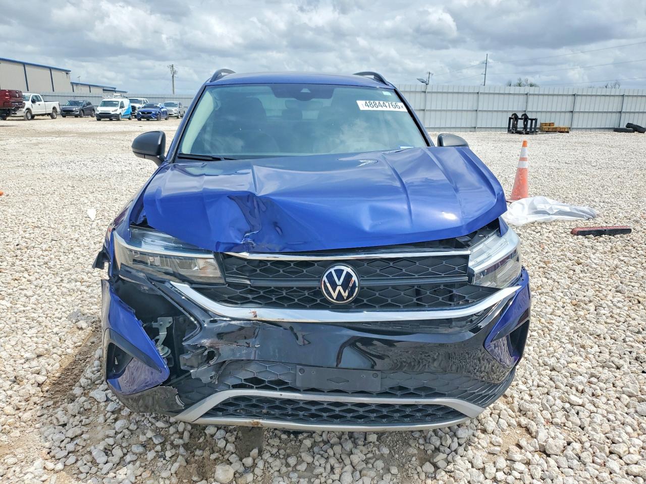 Volkswagen Taos S