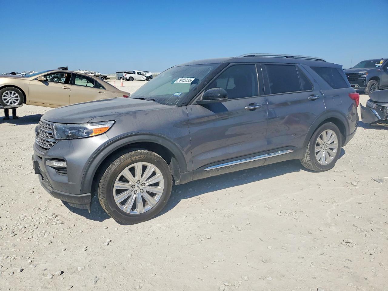 Salvage Ford Explorer Image