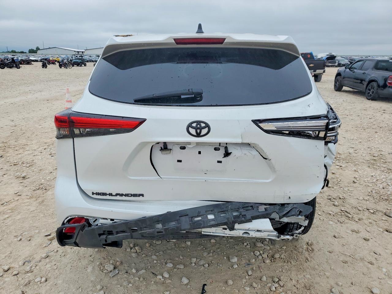 Toyota Highlander L