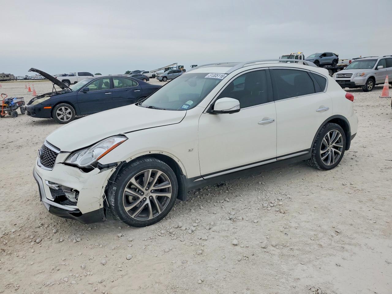 Salvage INFINITI Qx Image