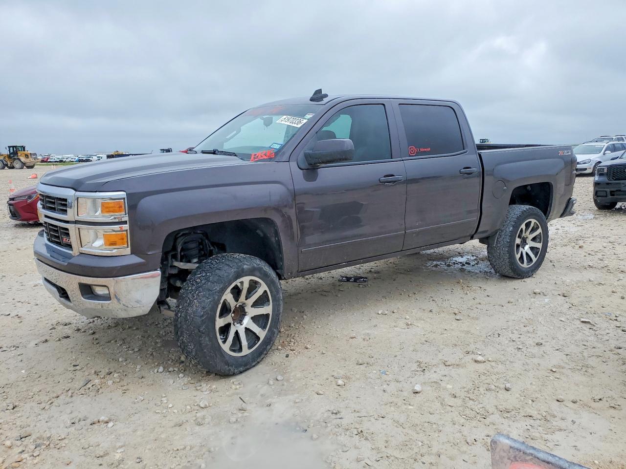 Salvage Chevrolet Silverado Image