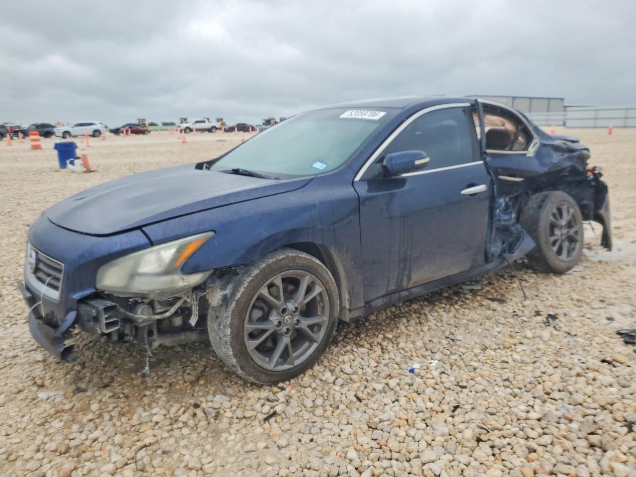 Salvage Nissan Maxima Image