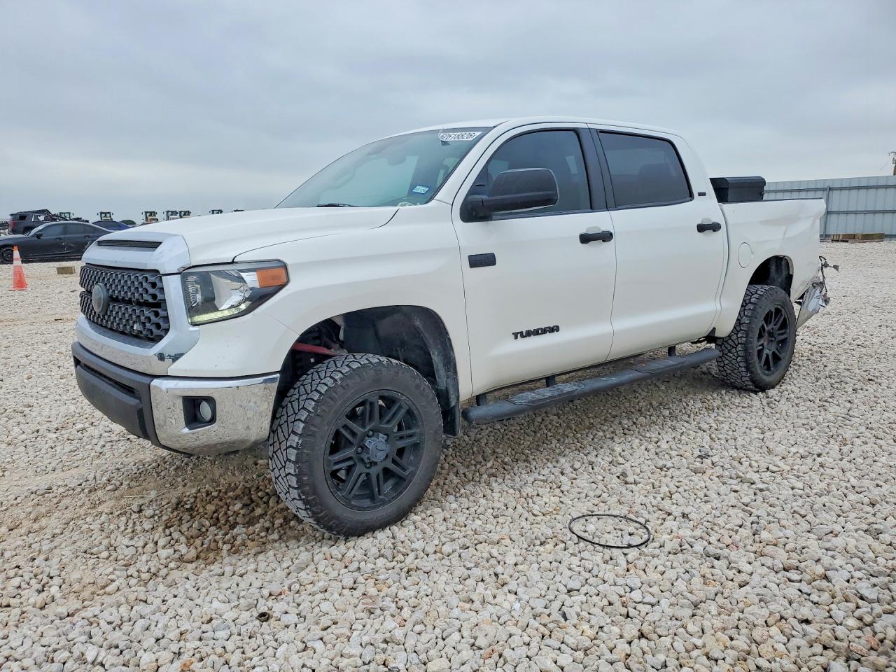 Salvage Toyota Tundra Image