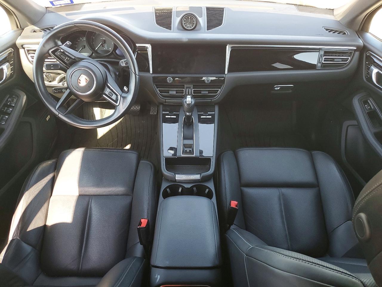 Porsche Macan Base