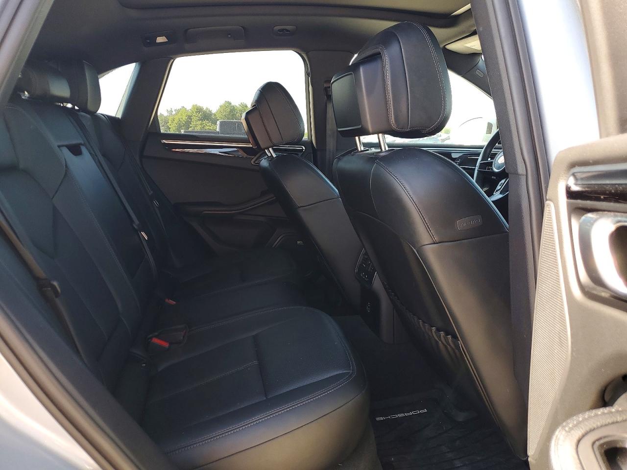 Porsche Macan Base