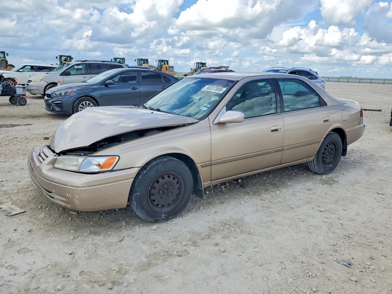 Salvage Toyota Camry Image