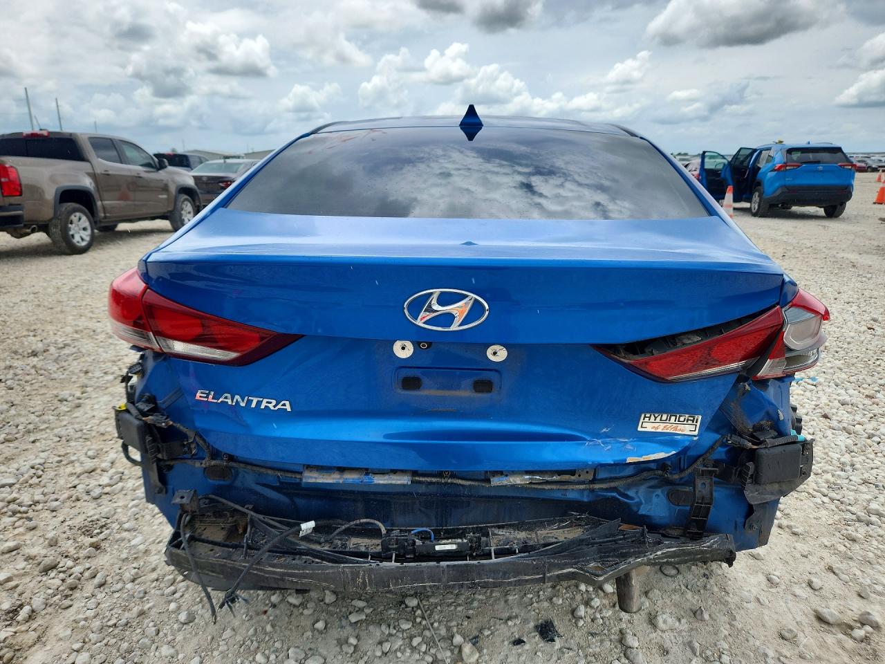 Hyundai ELANTRA Value Edition