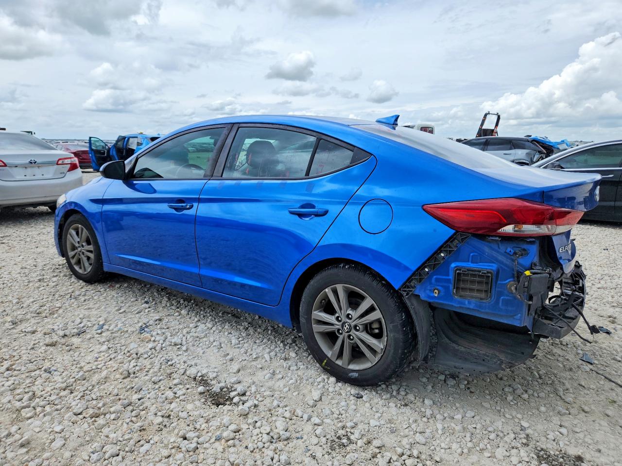 Hyundai ELANTRA Value Edition