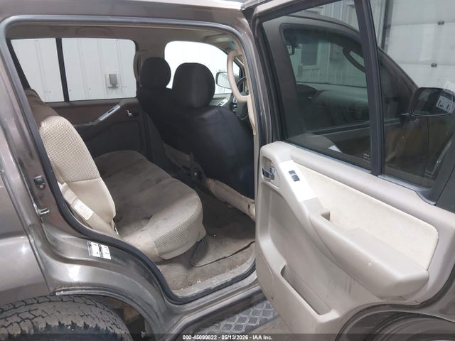 Nissan Pathfinder Se