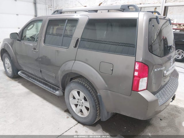 Nissan Pathfinder Se