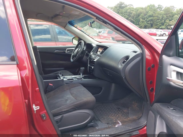 Nissan Pathfinder S
