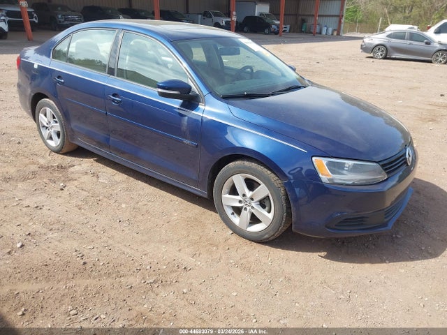 Salvage Volkswagen Jetta Image