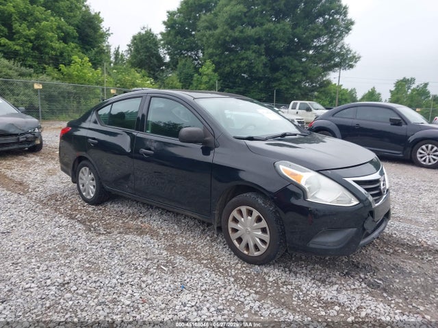Salvage Nissan Versa Image