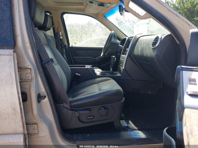 Mercury Mountaineer Luxury