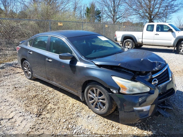 Salvage Nissan Altima Image