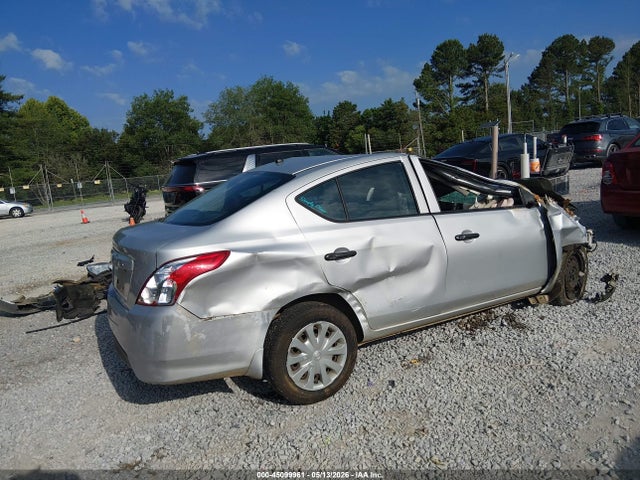 Nissan Versa 1.6 S