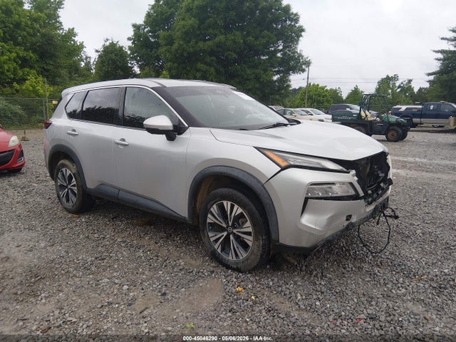 Salvage Nissan Rogue Image