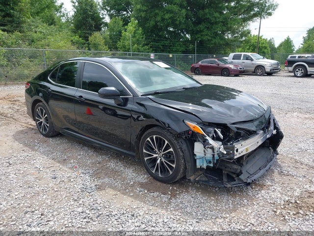 Salvage Toyota Camry Image