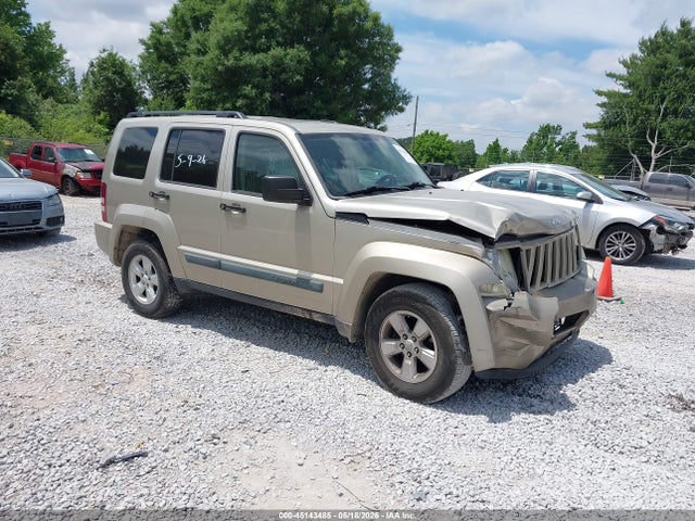 Salvage Jeep Liberty Image