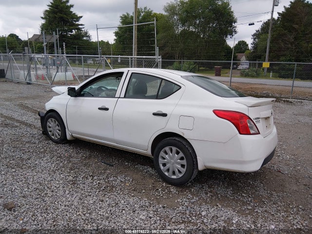 Nissan Versa 1.6 S+