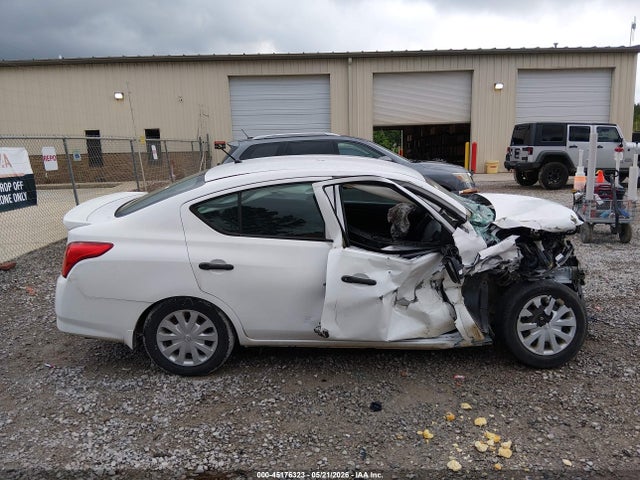 Nissan Versa 1.6 S+