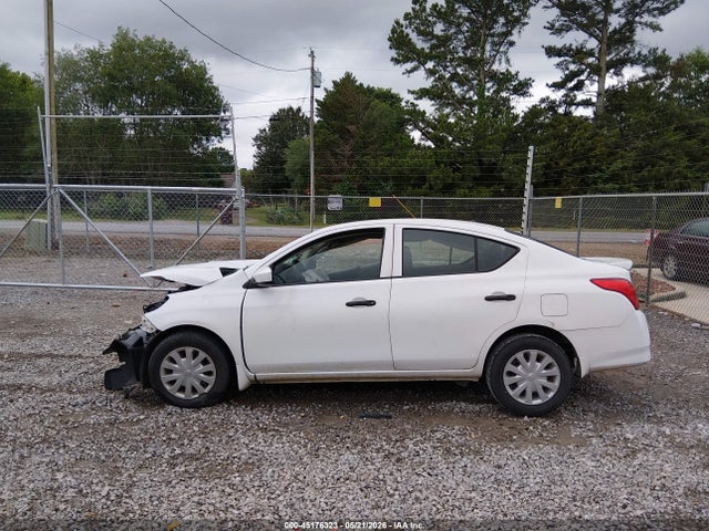 Nissan Versa 1.6 S+