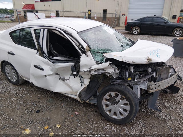 Nissan Versa 1.6 S+