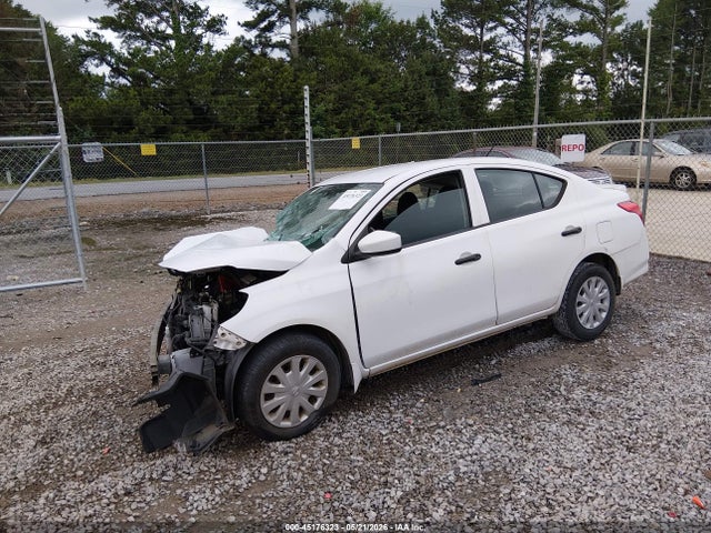 Nissan Versa 1.6 S+