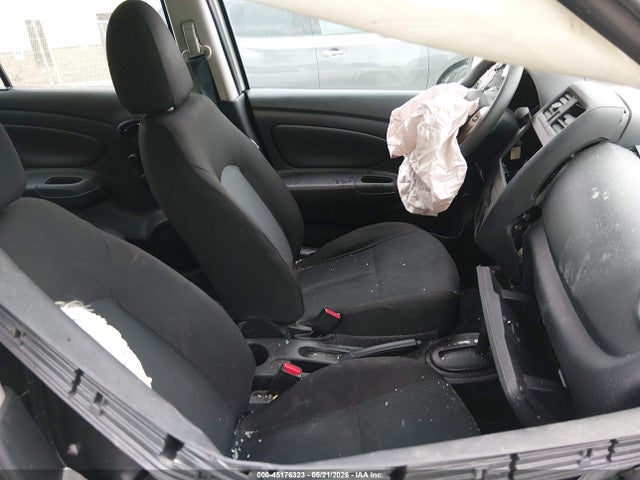 Nissan Versa 1.6 S+