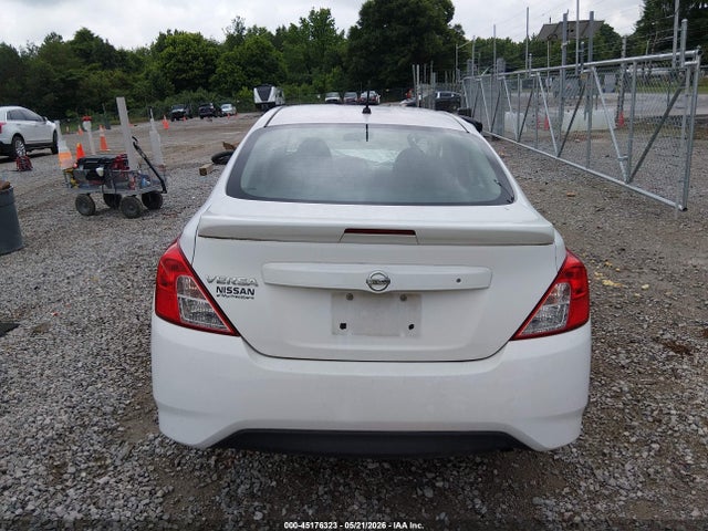 Nissan Versa 1.6 S+