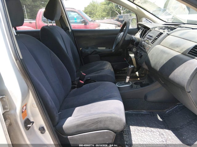 Nissan Versa 1.8s