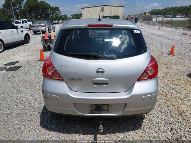 Nissan Versa 1.8s