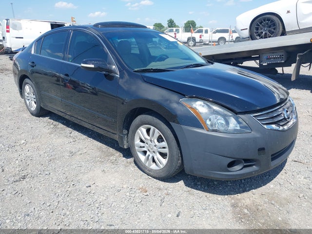 Salvage Nissan Altima Image