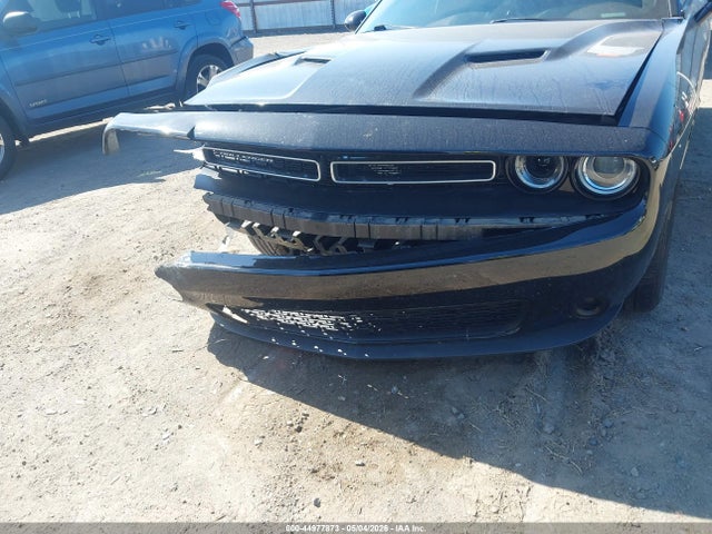 Dodge Challenger Sxt